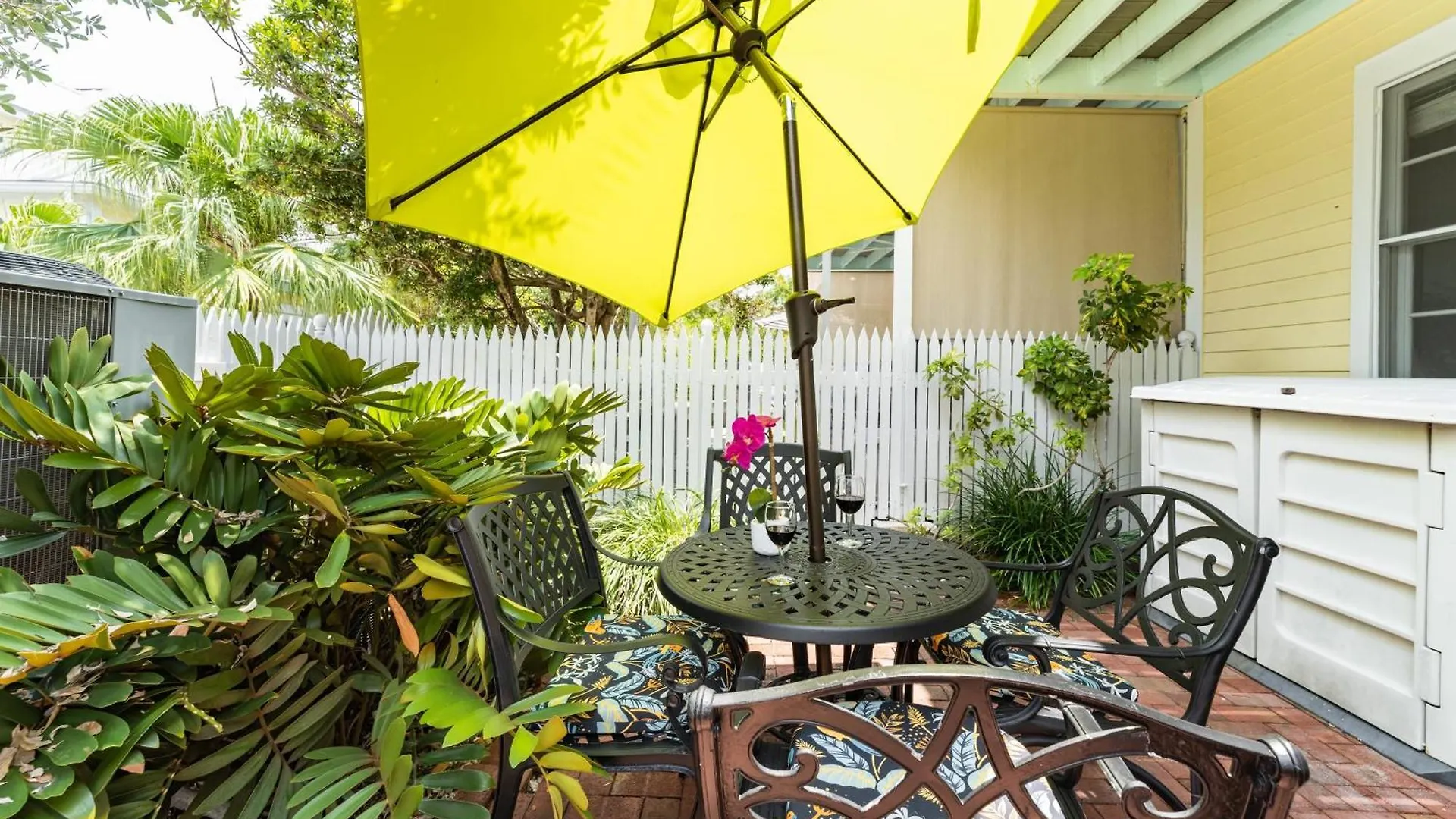 Holiday home Conch Adventure By Avantstay Great Location W Patio Outdoor Dining And Shared Pool Week Long Stays Key West
