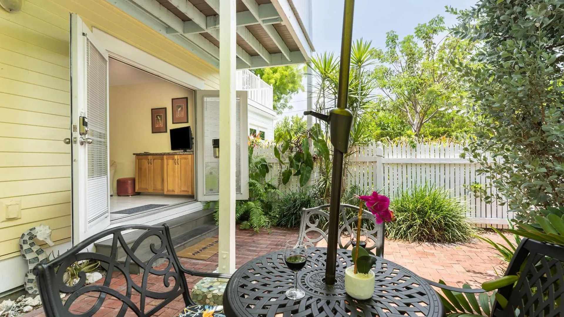 Holiday home Conch Adventure By Avantstay Great Location W Patio Outdoor Dining And Shared Pool Week Long Stays Key West